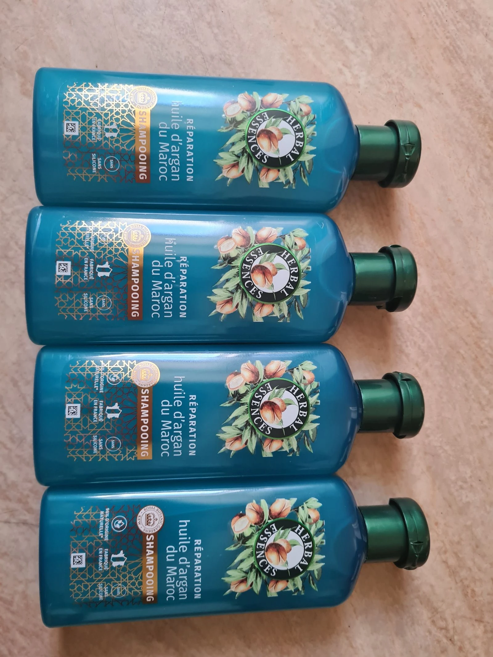 Lot 4 produits  shampooing 